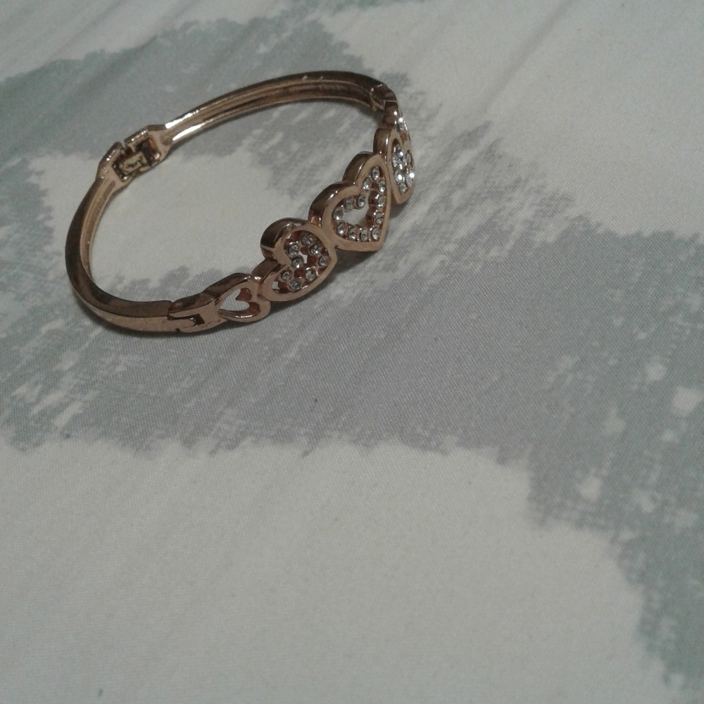 ROSE GOLD heart bracelet
